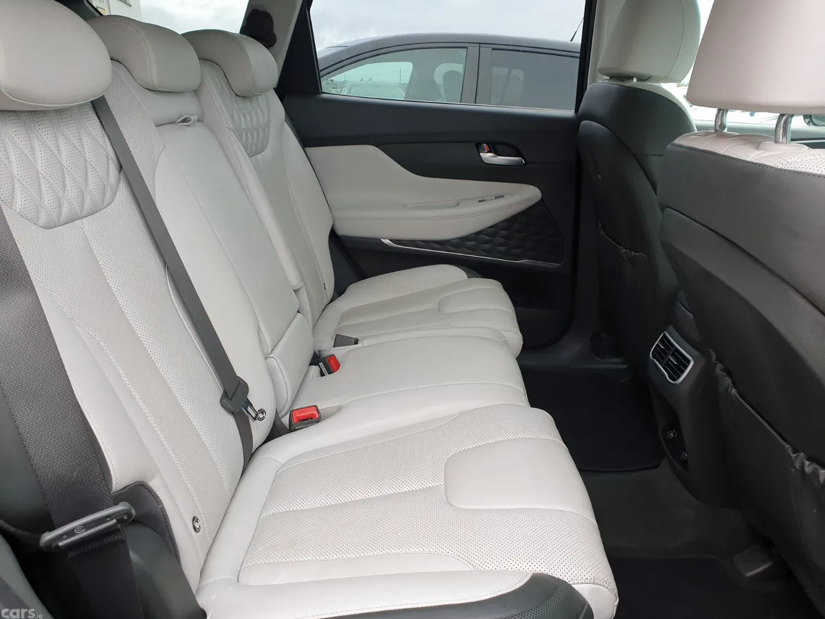 Hyundai Santa Fe SUV, Petrol Plug-in Hybrid, 2022, Blue