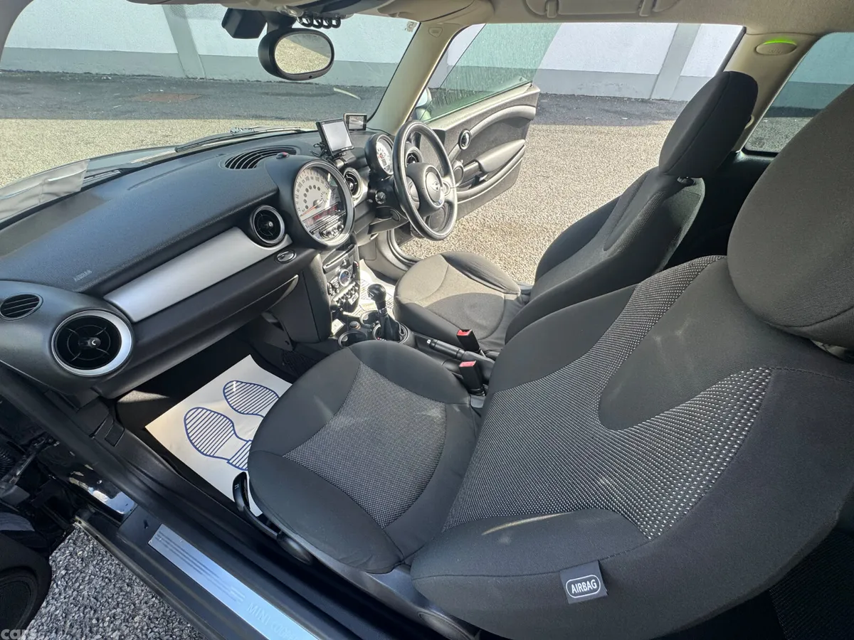 Mini Cooper Hatchback, Petrol, 2014, Black