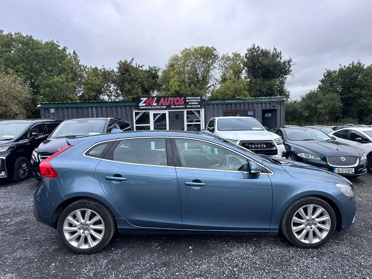 Volvo V40 Hatchback, Petrol, 2014, Blue