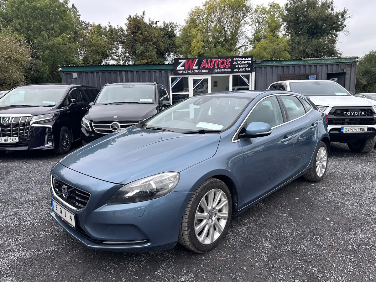 Volvo V40 Hatchback, Petrol, 2014, Blue