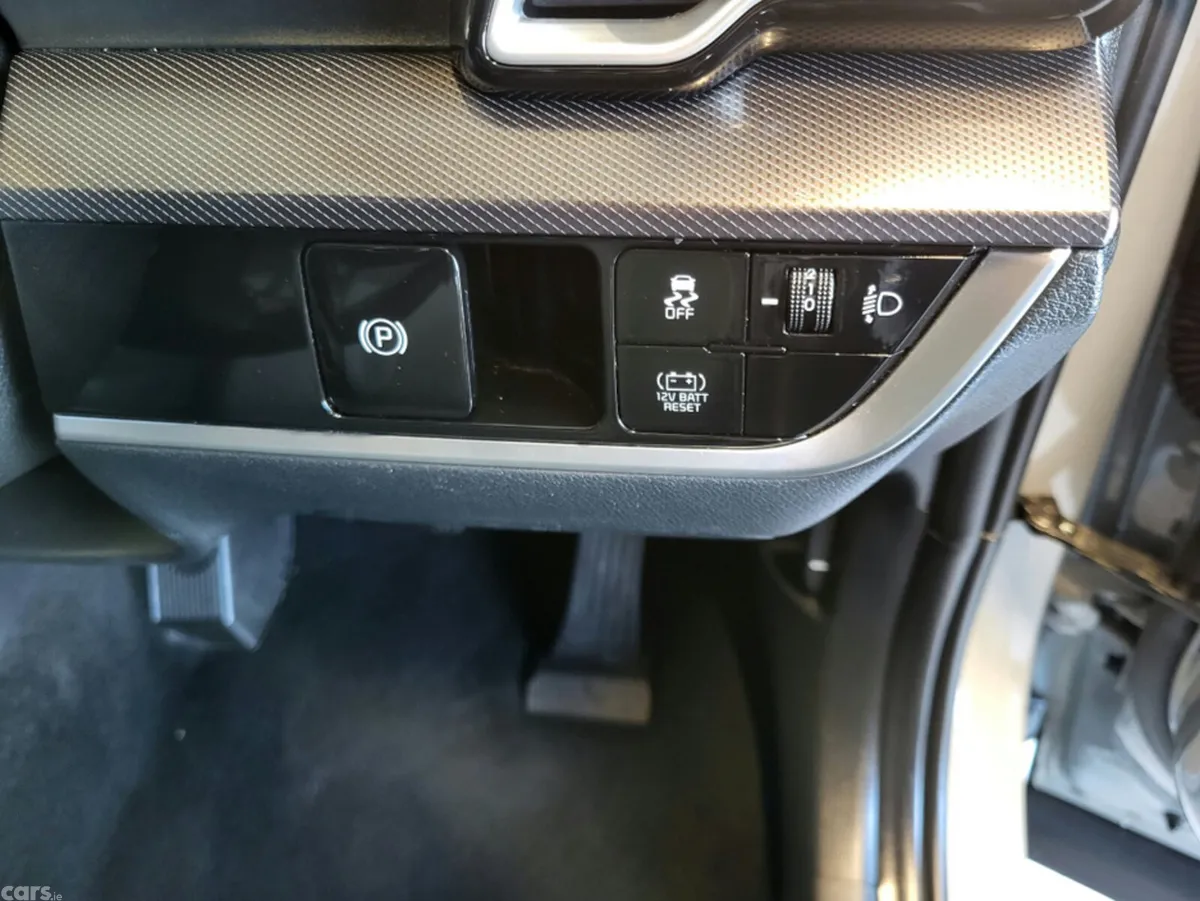 Kia Sportage MPV, Petrol Hybrid, 2024, Grey