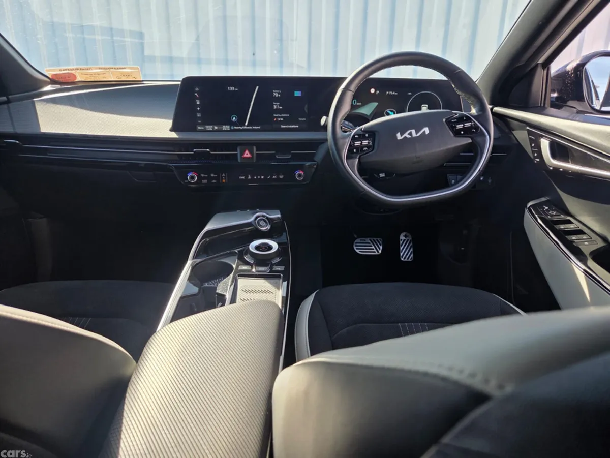 Kia EV6 Hatchback, Electric, 2023, White