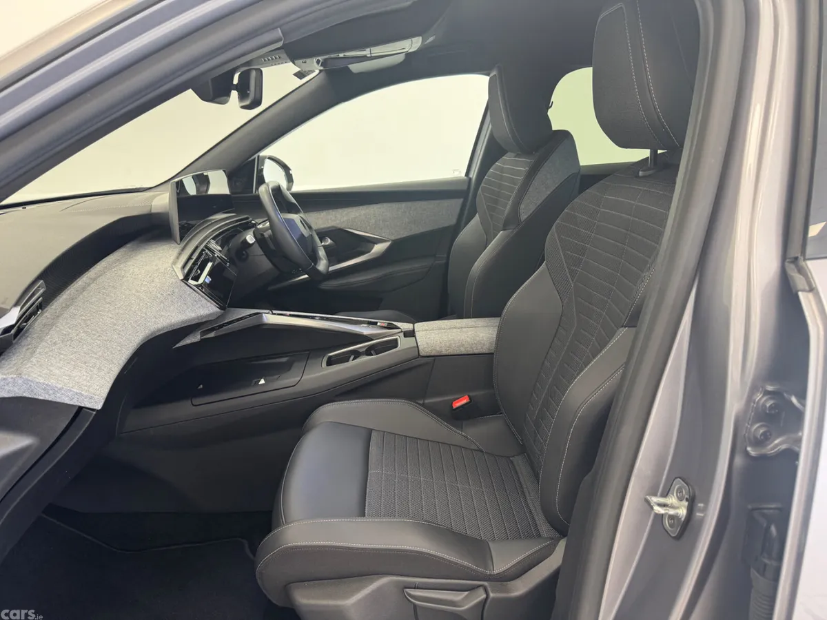 Peugeot 3008 MPV, Petrol Hybrid, 2025, Grey