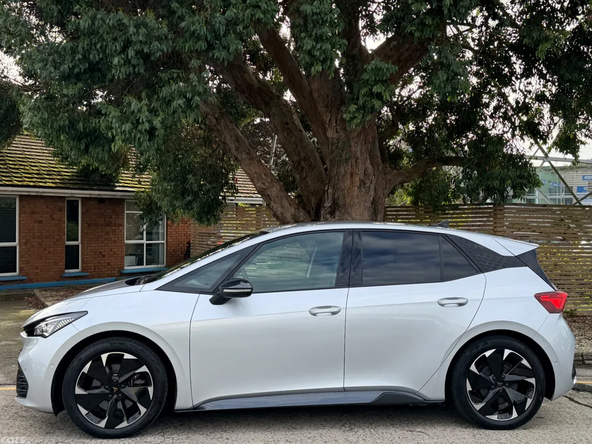 Cupra Born Estate, Electric, 2023, Grey