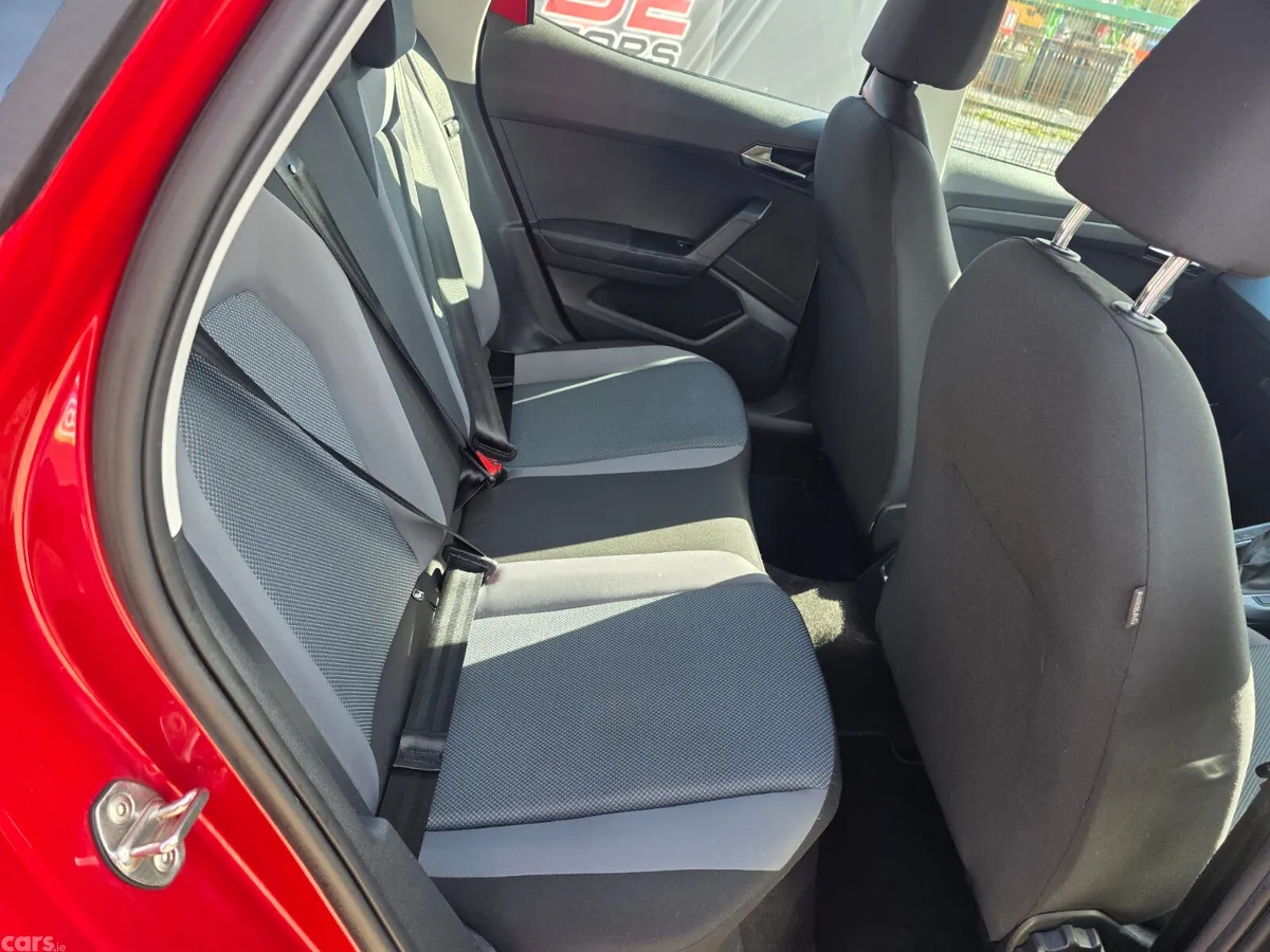 SEAT Arona SUV, Diesel, 2018, Red