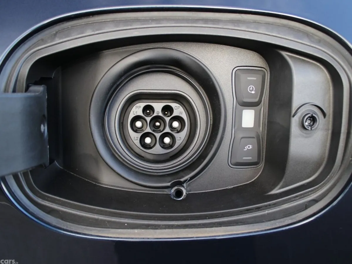 Porsche Cayenne SUV, Petrol Plug-in Hybrid, 2026, Blue