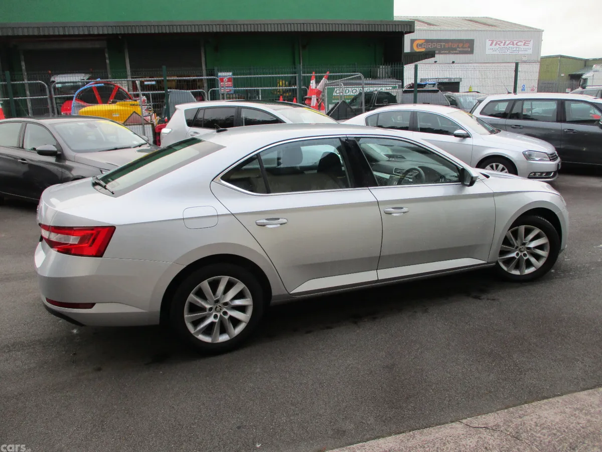 Skoda Superb Saloon, Diesel, 2023, Grey