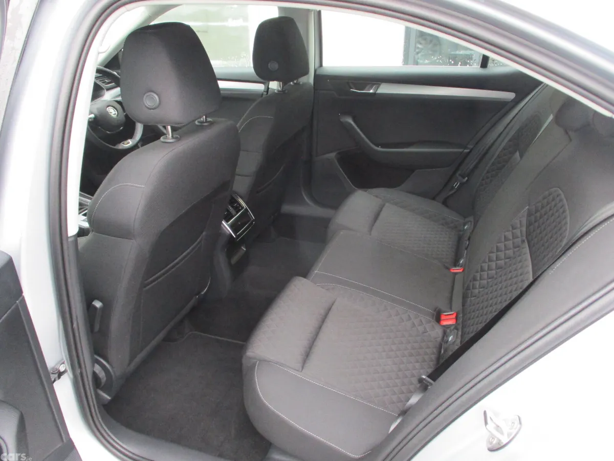 Skoda Superb Saloon, Diesel, 2023, Grey