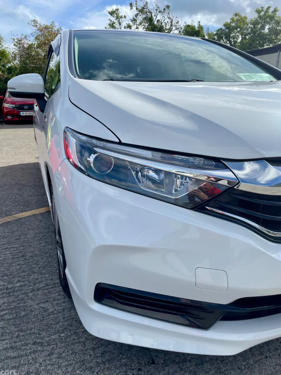 Honda Shuttle Estate, Petrol Hybrid, 2020, White