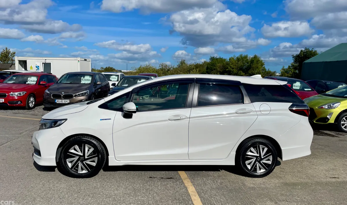 Honda Shuttle Estate, Petrol Hybrid, 2020, White