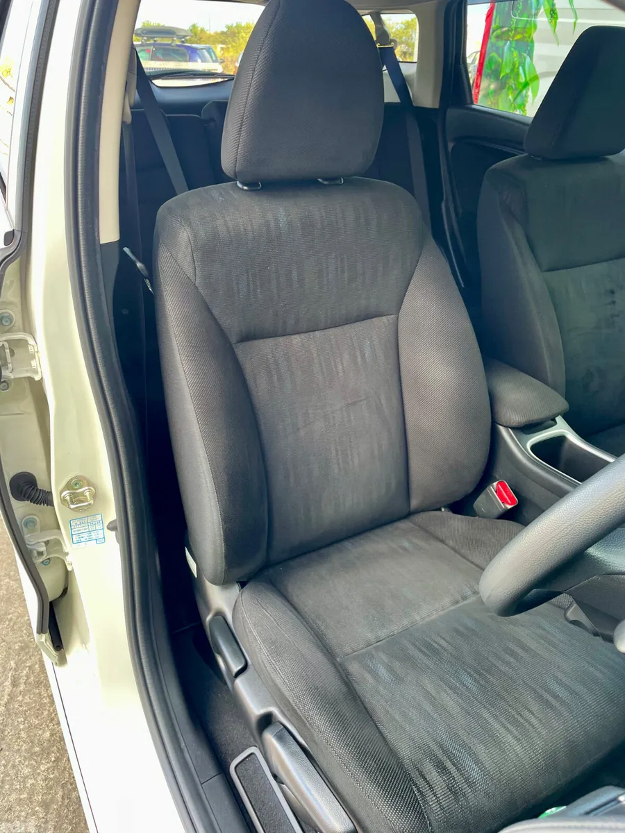 Honda Shuttle Estate, Petrol Hybrid, 2020, White