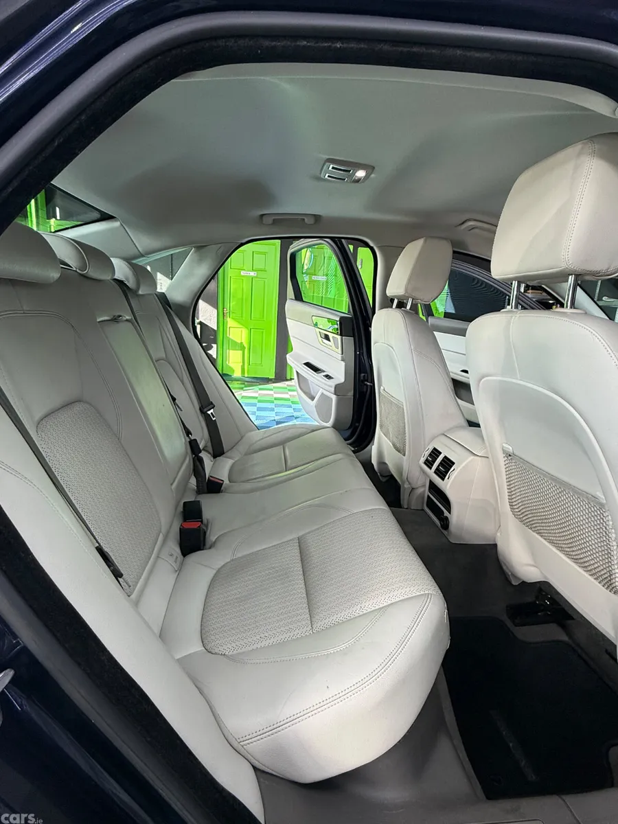 Jaguar XF Saloon, Diesel, 2016, Blue