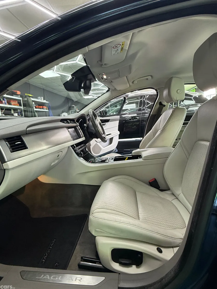 Jaguar XF Saloon, Diesel, 2016, Blue
