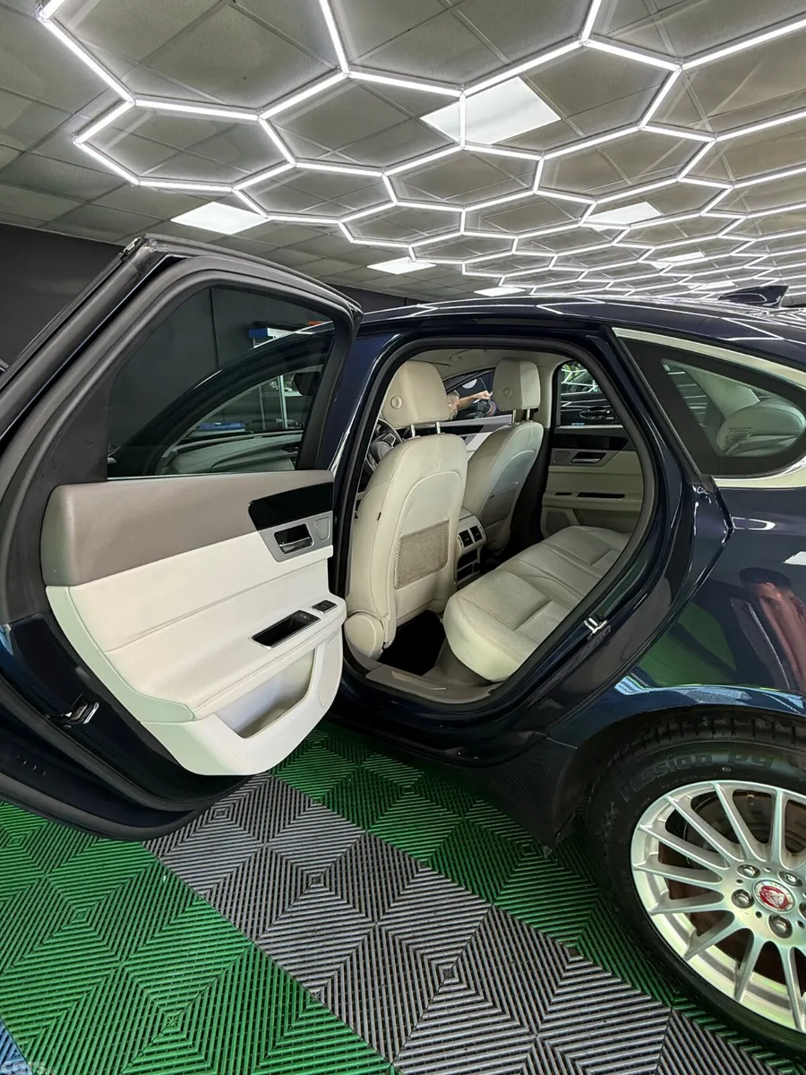 Jaguar XF Saloon, Diesel, 2016, Blue