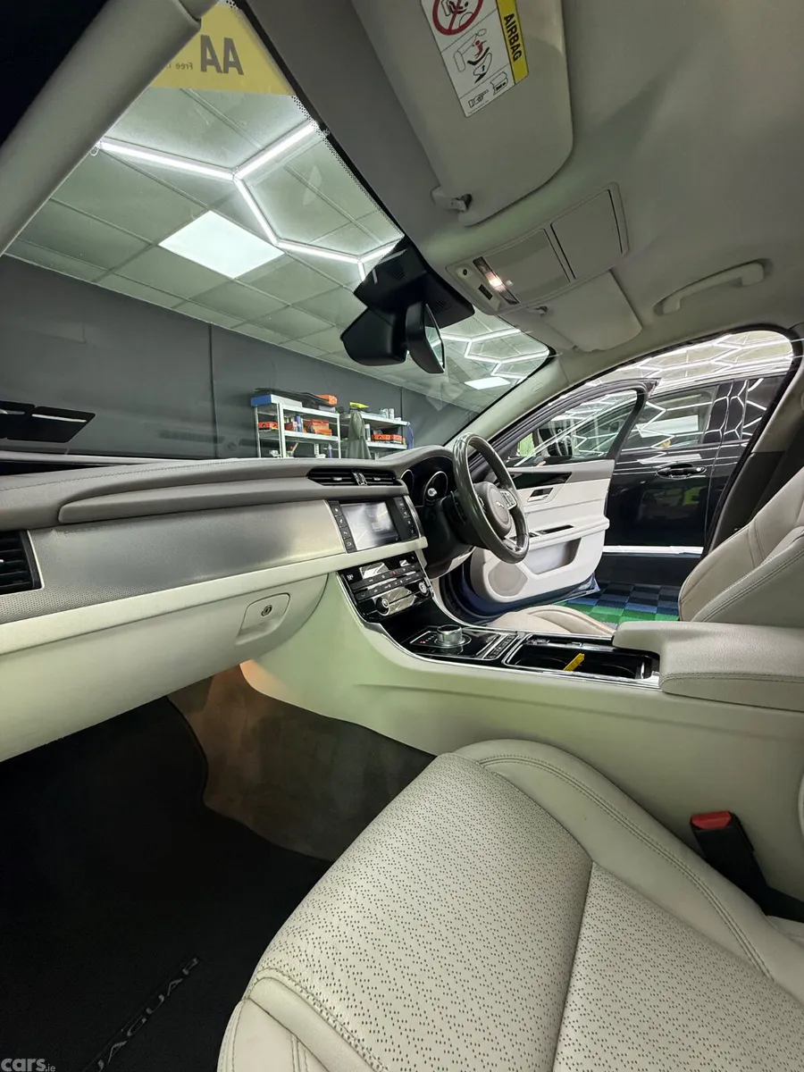 Jaguar XF Saloon, Diesel, 2016, Blue