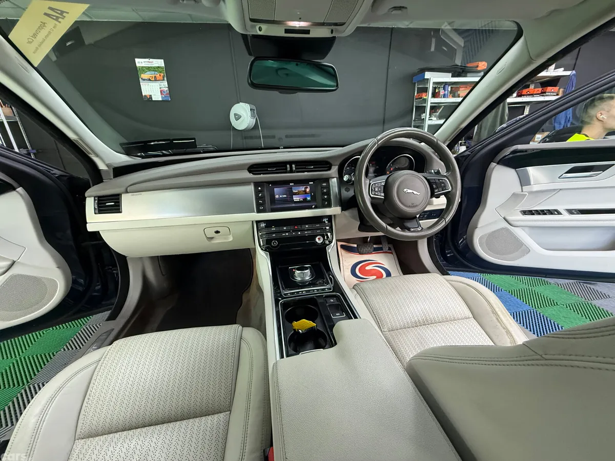 Jaguar XF Saloon, Diesel, 2016, Blue