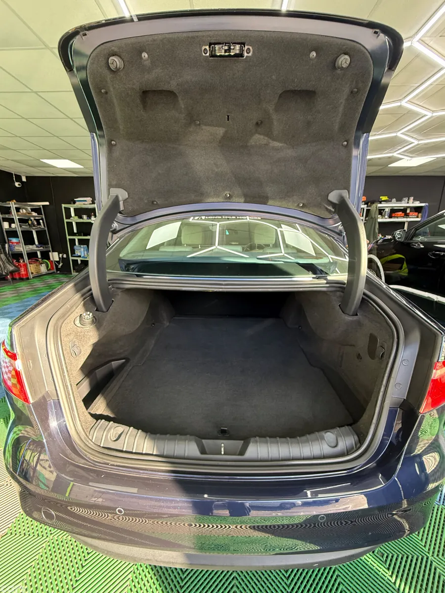 Jaguar XF Saloon, Diesel, 2016, Blue
