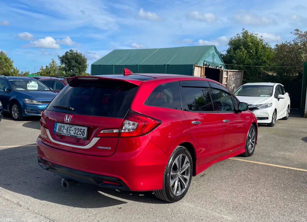 Honda Jade Estate, Petrol Hybrid, 2018, Red