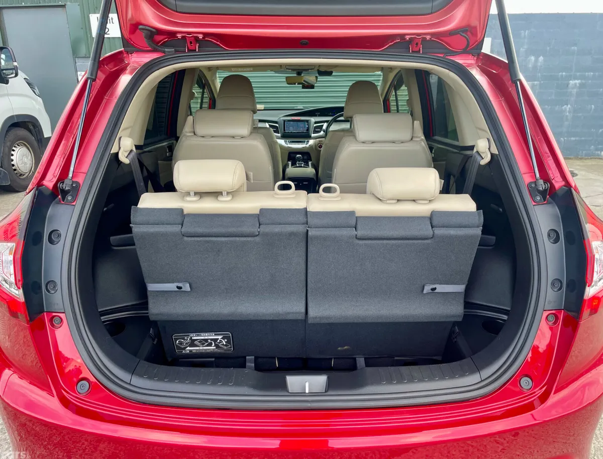 Honda Jade Estate, Petrol Hybrid, 2018, Red