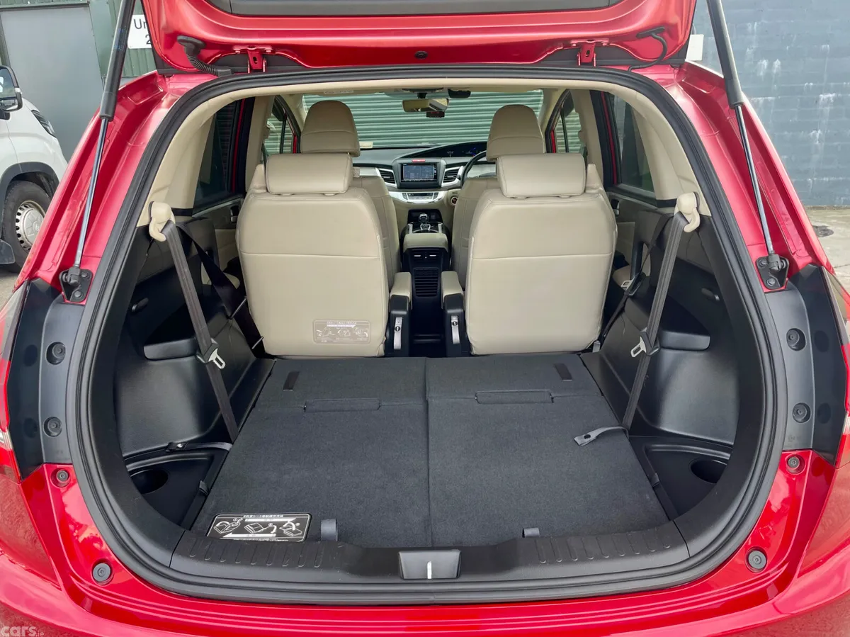 Honda Jade Estate, Petrol Hybrid, 2018, Red