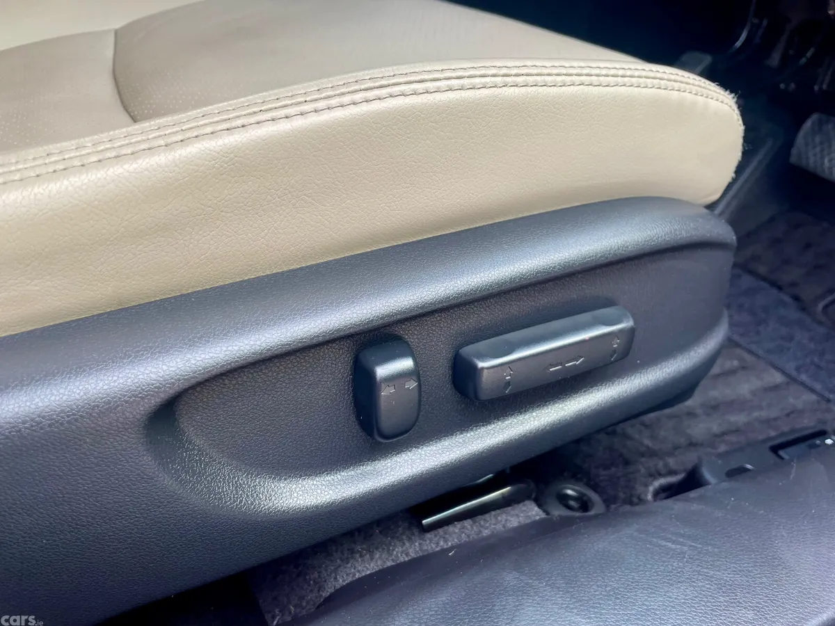 Honda Jade Estate, Petrol Hybrid, 2018, Red