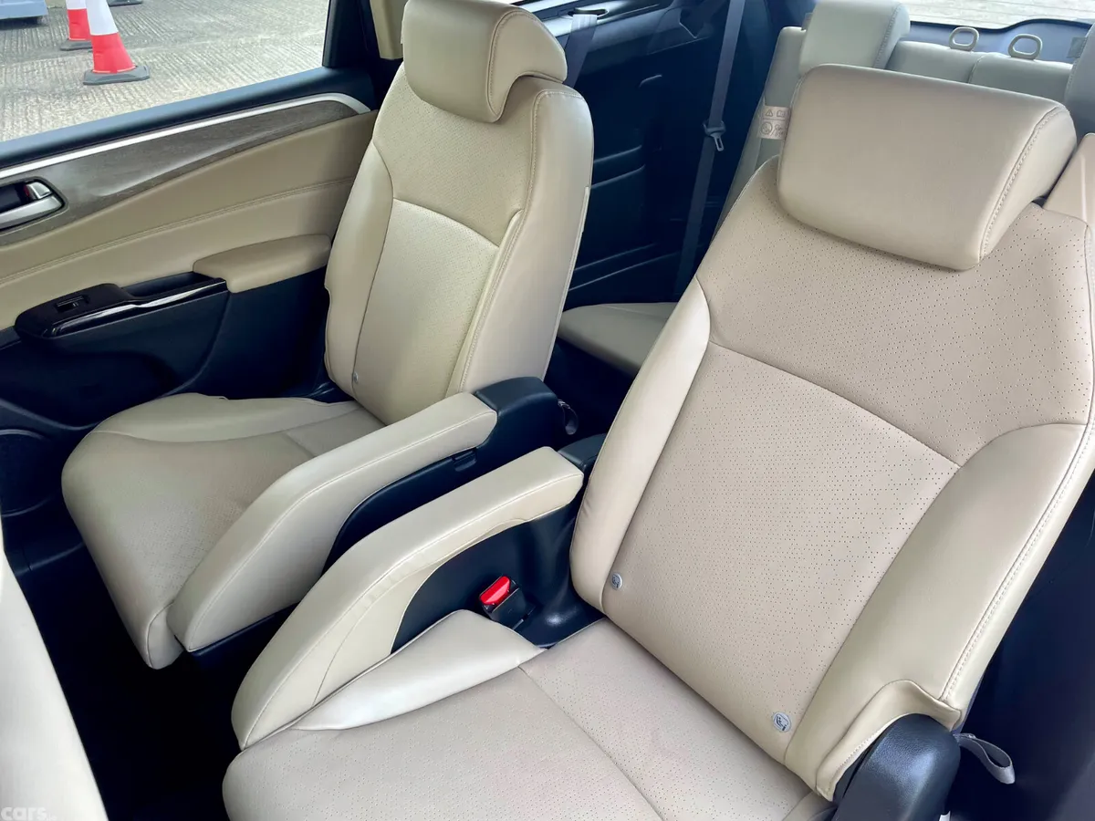 Honda Jade Estate, Petrol Hybrid, 2018, Red