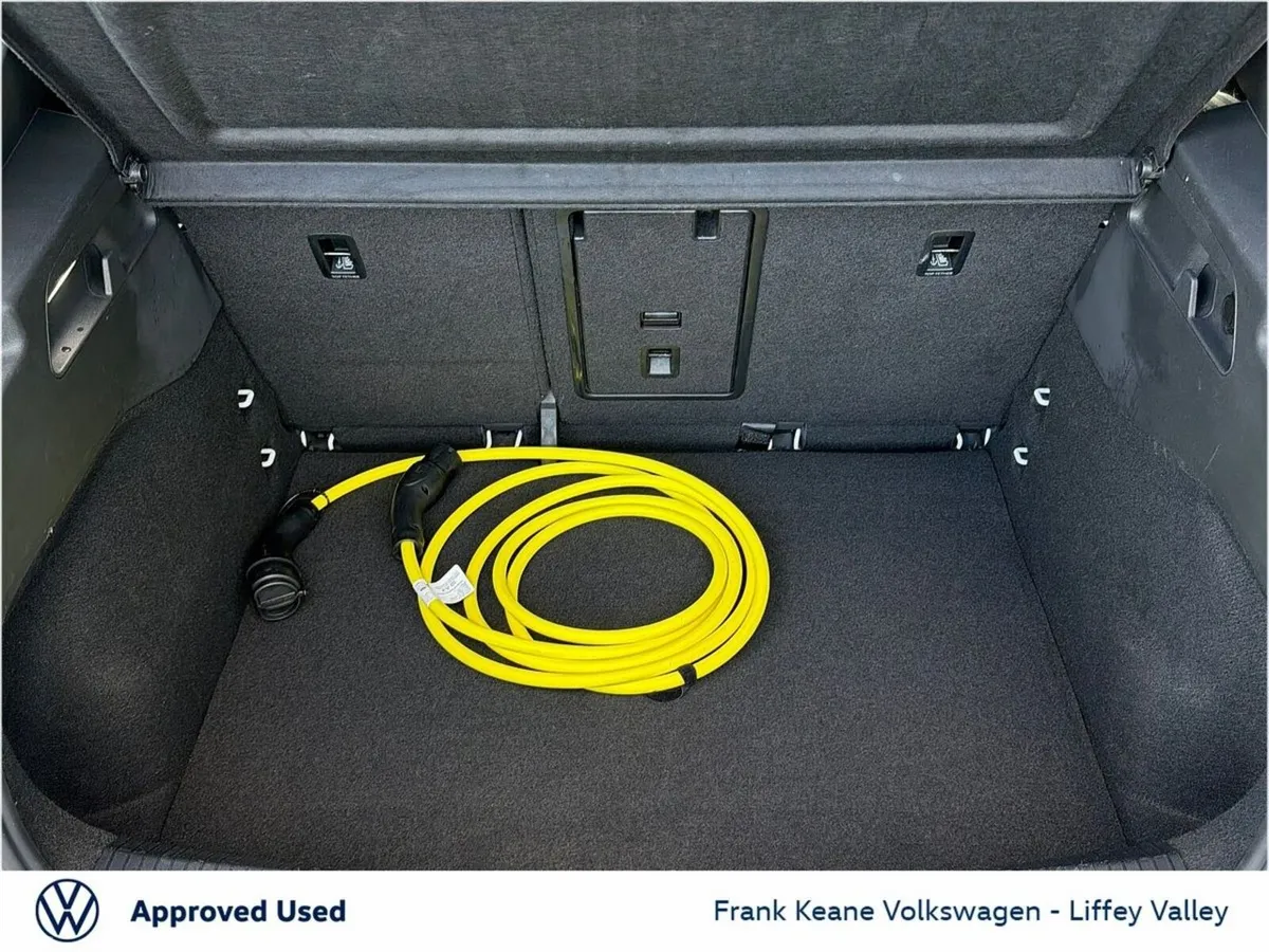 Volkswagen ID.3 Hatchback, Electric, 2023, White
