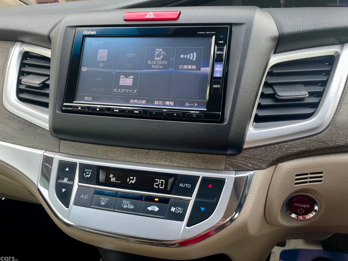 Honda Jade Estate, Petrol Hybrid, 2018, Red