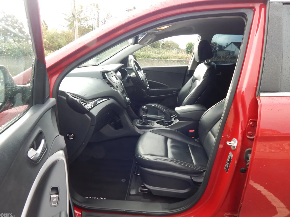 Hyundai Santa Fe SUV, Diesel, 2015, Red