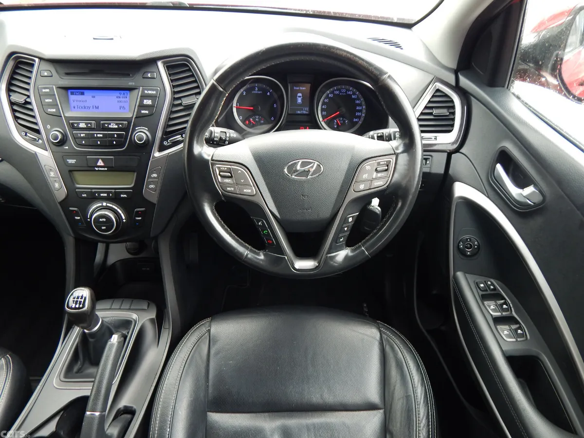 Hyundai Santa Fe SUV, Diesel, 2015, Red