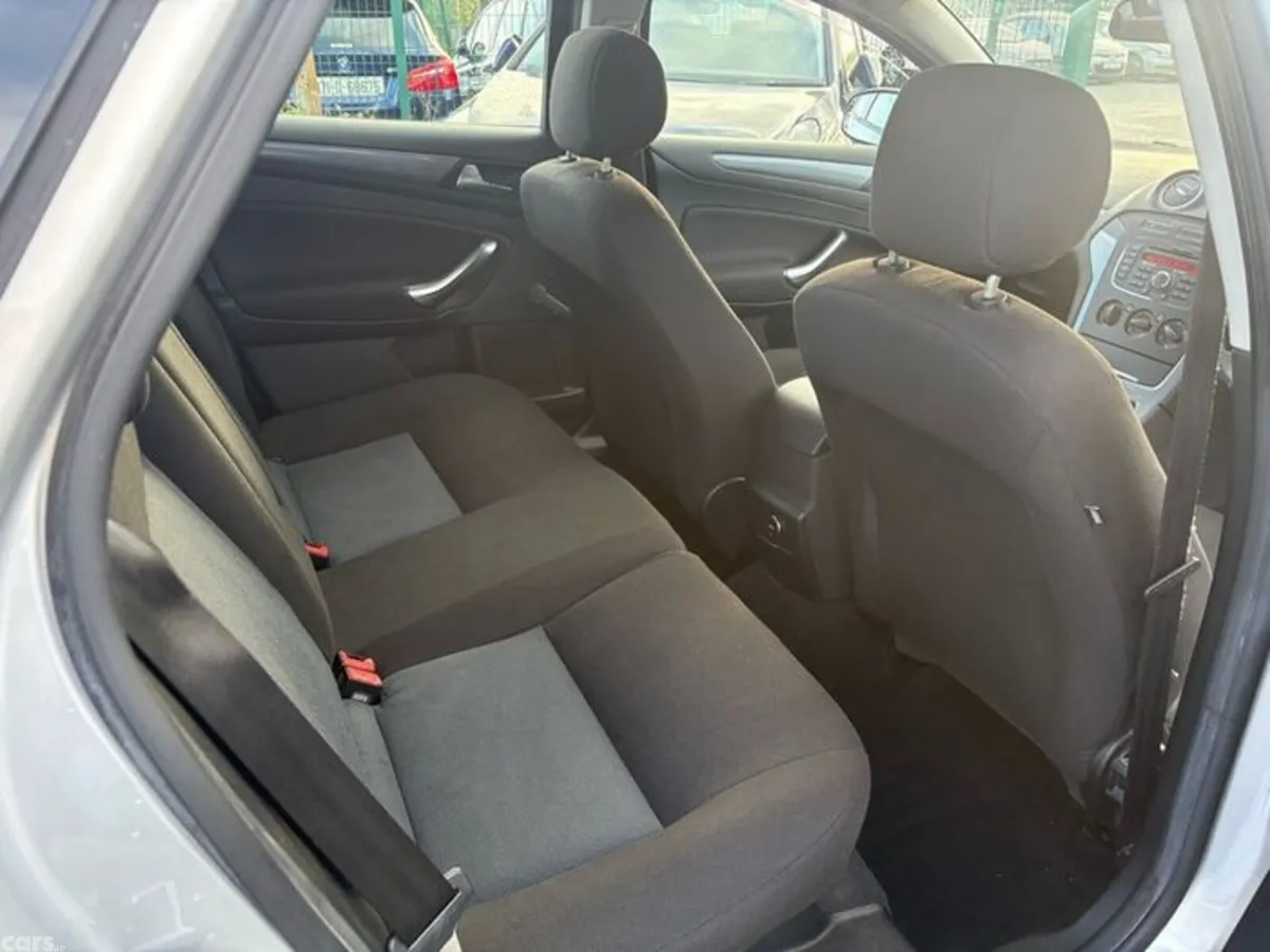 Ford Mondeo Hatchback, Diesel, 2014, Silver