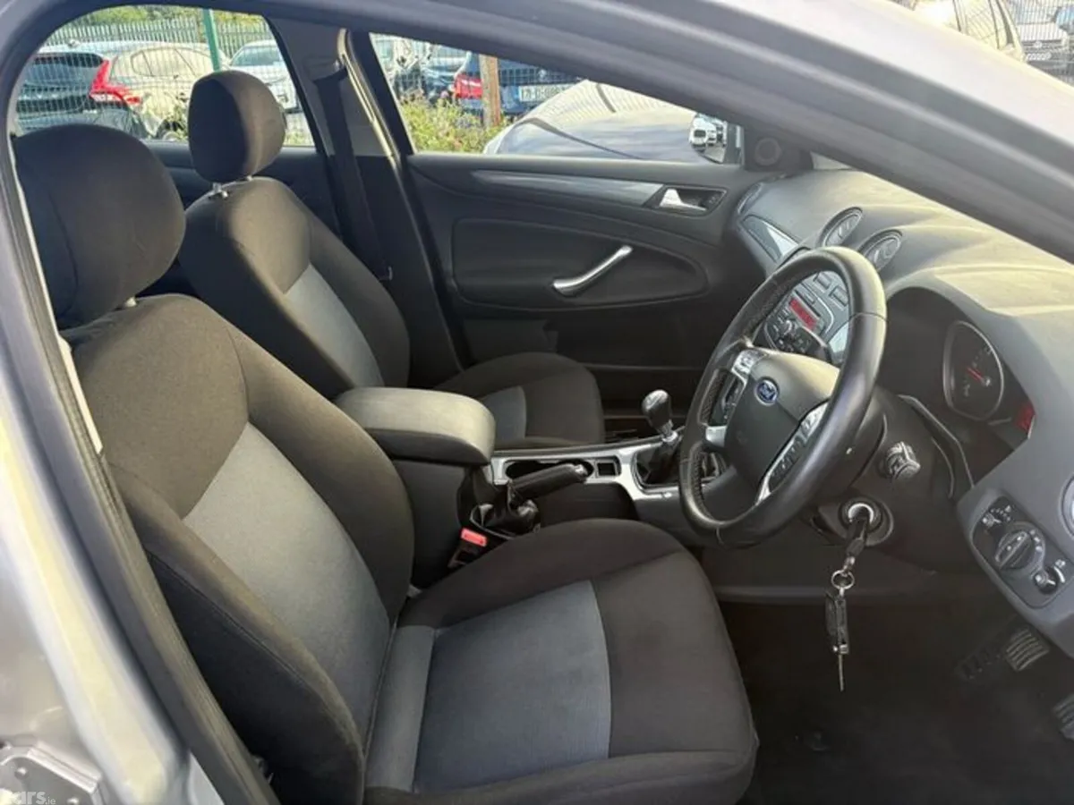 Ford Mondeo Hatchback, Diesel, 2014, Silver