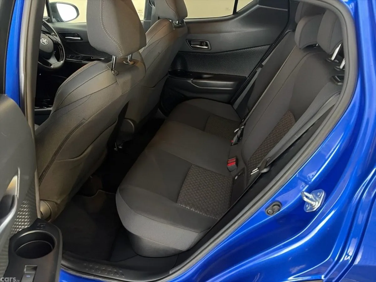 Toyota C-HR SUV, Petrol Hybrid, 2022, Blue