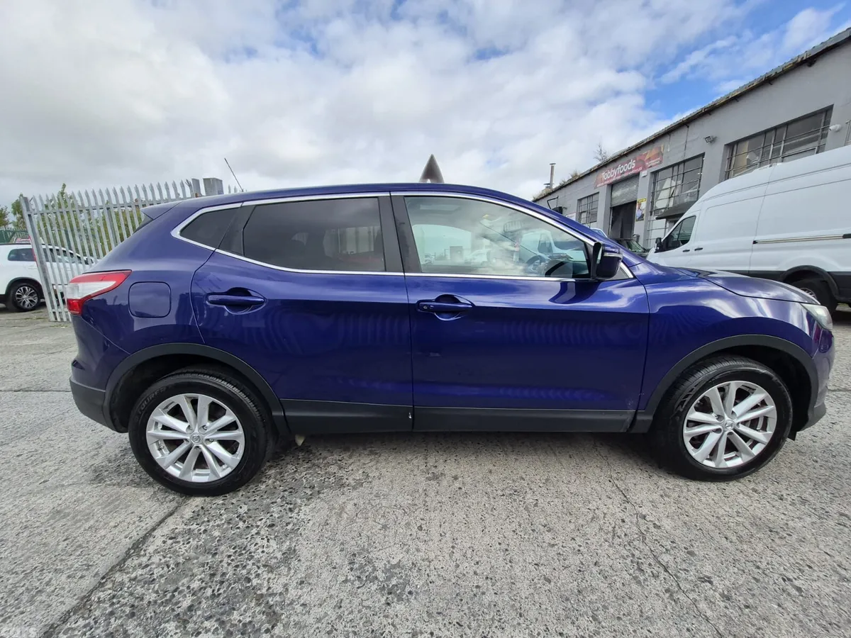 Nissan Qashqai Hatchback, Petrol, 2014, Blue