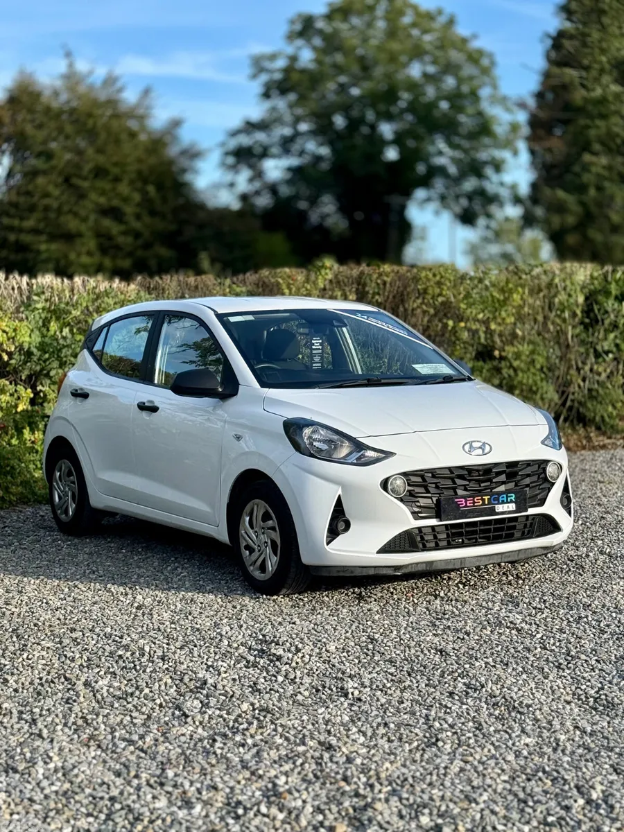 Hyundai i10 Hatchback, Petrol, 2023, White