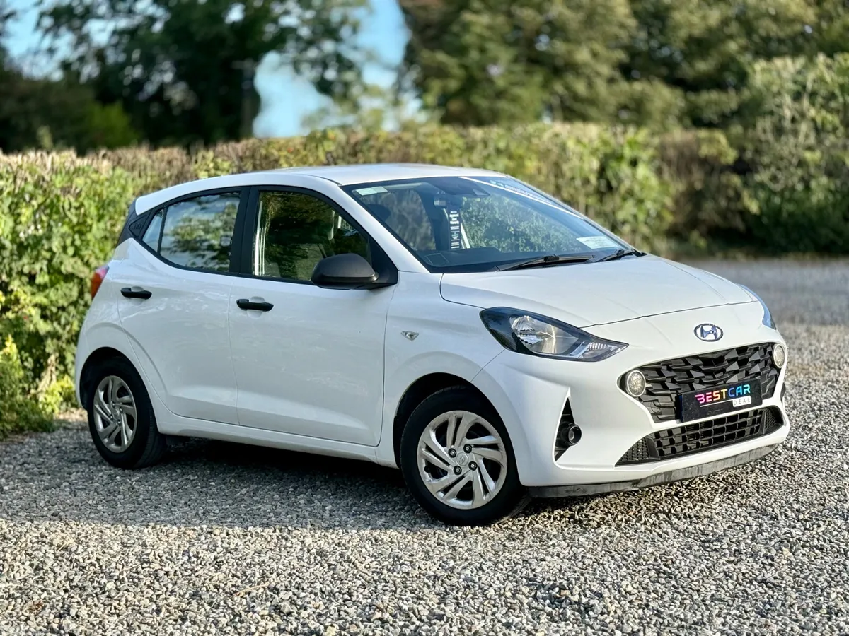 Hyundai i10 Hatchback, Petrol, 2023, White
