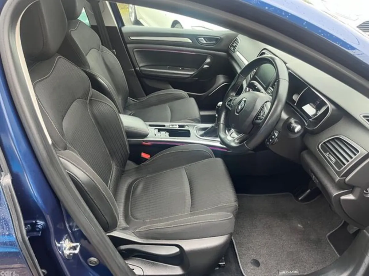 Renault Megane Hatchback, Diesel, 2019, Blue