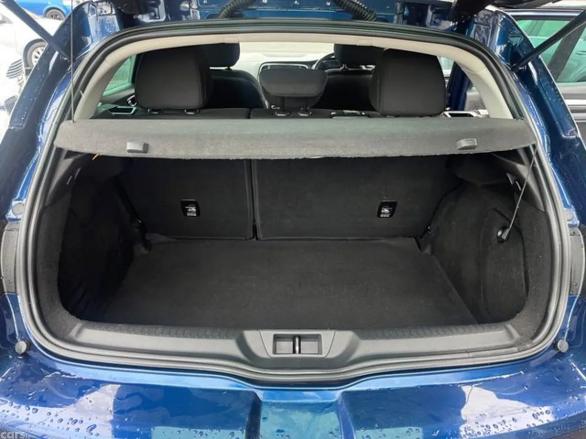 Renault Megane Hatchback, Diesel, 2019, Blue