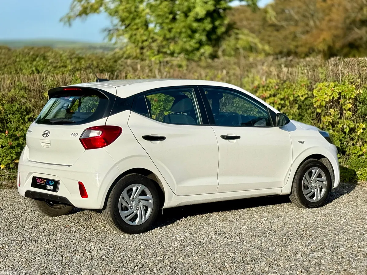 Hyundai i10 Hatchback, Petrol, 2023, White