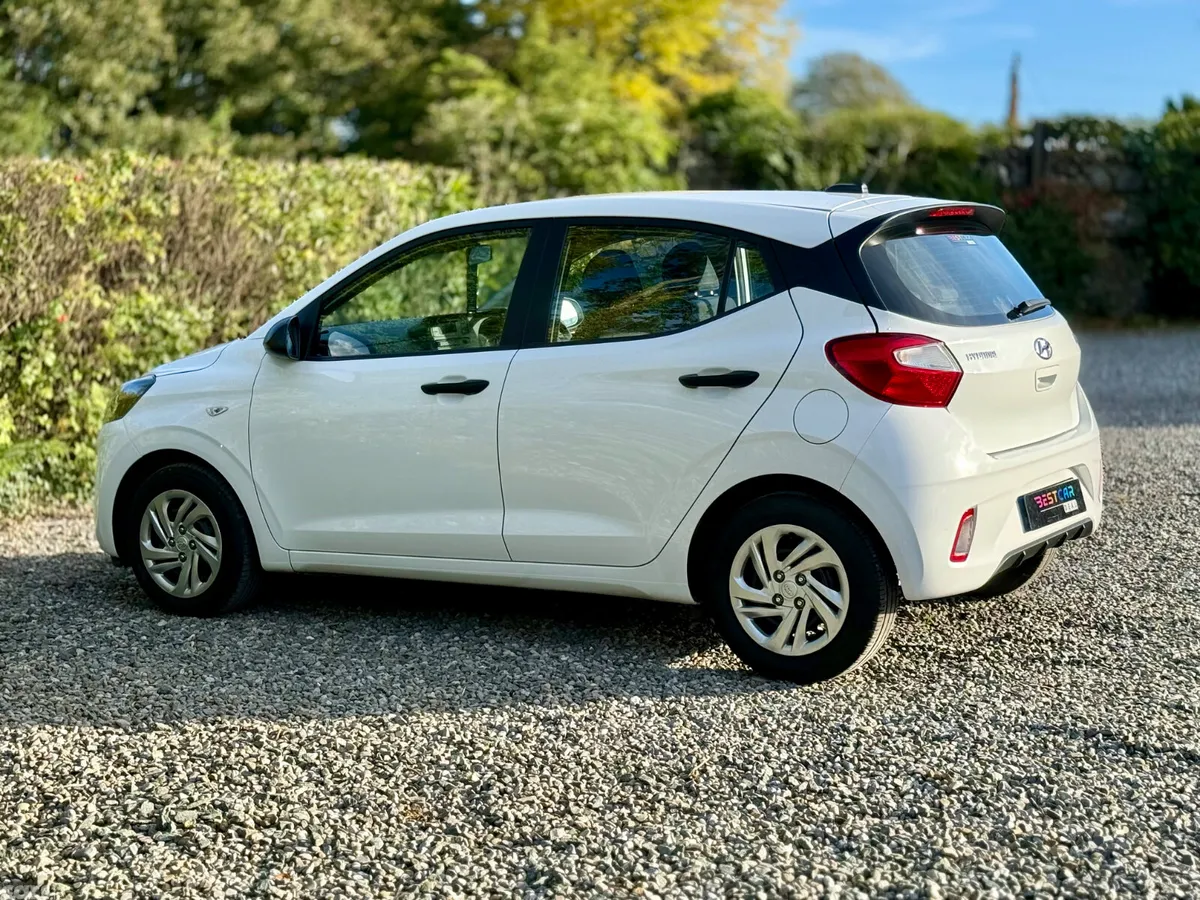 Hyundai i10 Hatchback, Petrol, 2023, White
