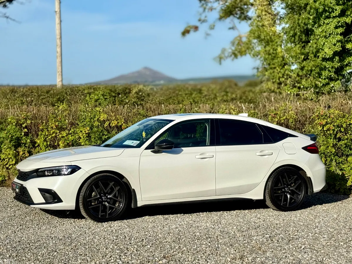 Honda Civic Hatchback, Petrol Hybrid, 2024, White