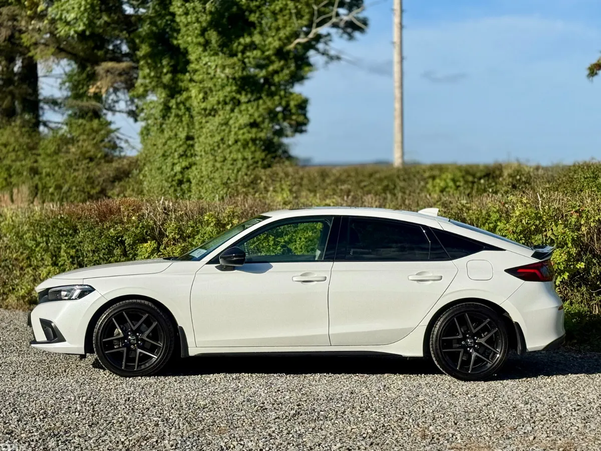 Honda Civic Hatchback, Petrol Hybrid, 2024, White