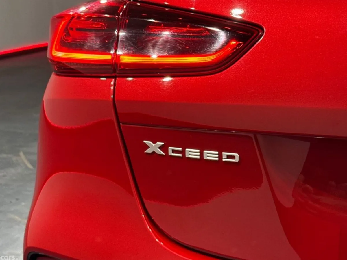 Kia XCeed Hatchback, Petrol Plug-in Hybrid, 2023, Red