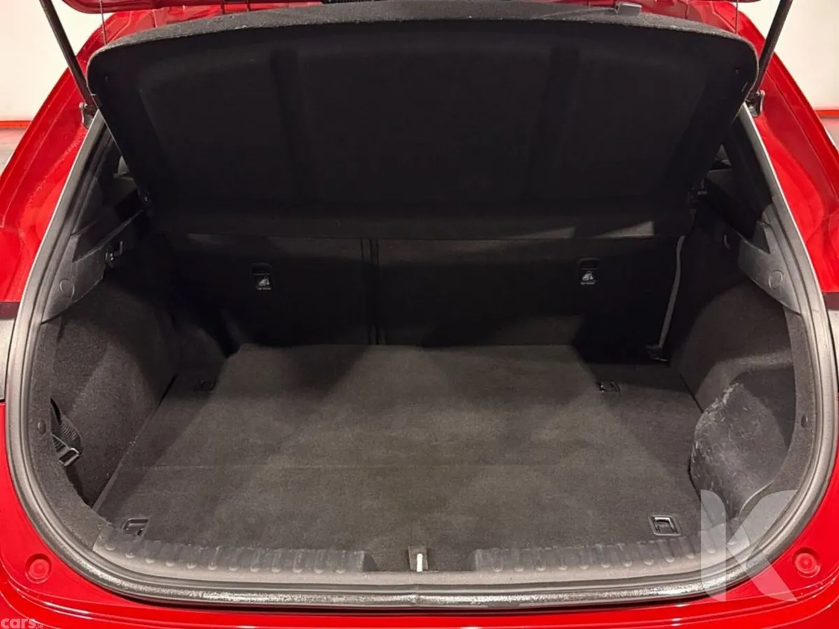 Kia XCeed Hatchback, Petrol Plug-in Hybrid, 2023, Red
