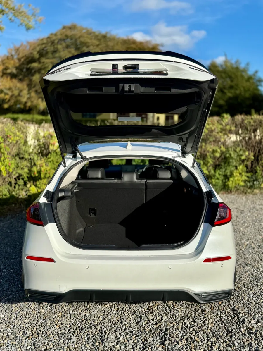 Honda Civic Hatchback, Petrol Hybrid, 2024, White