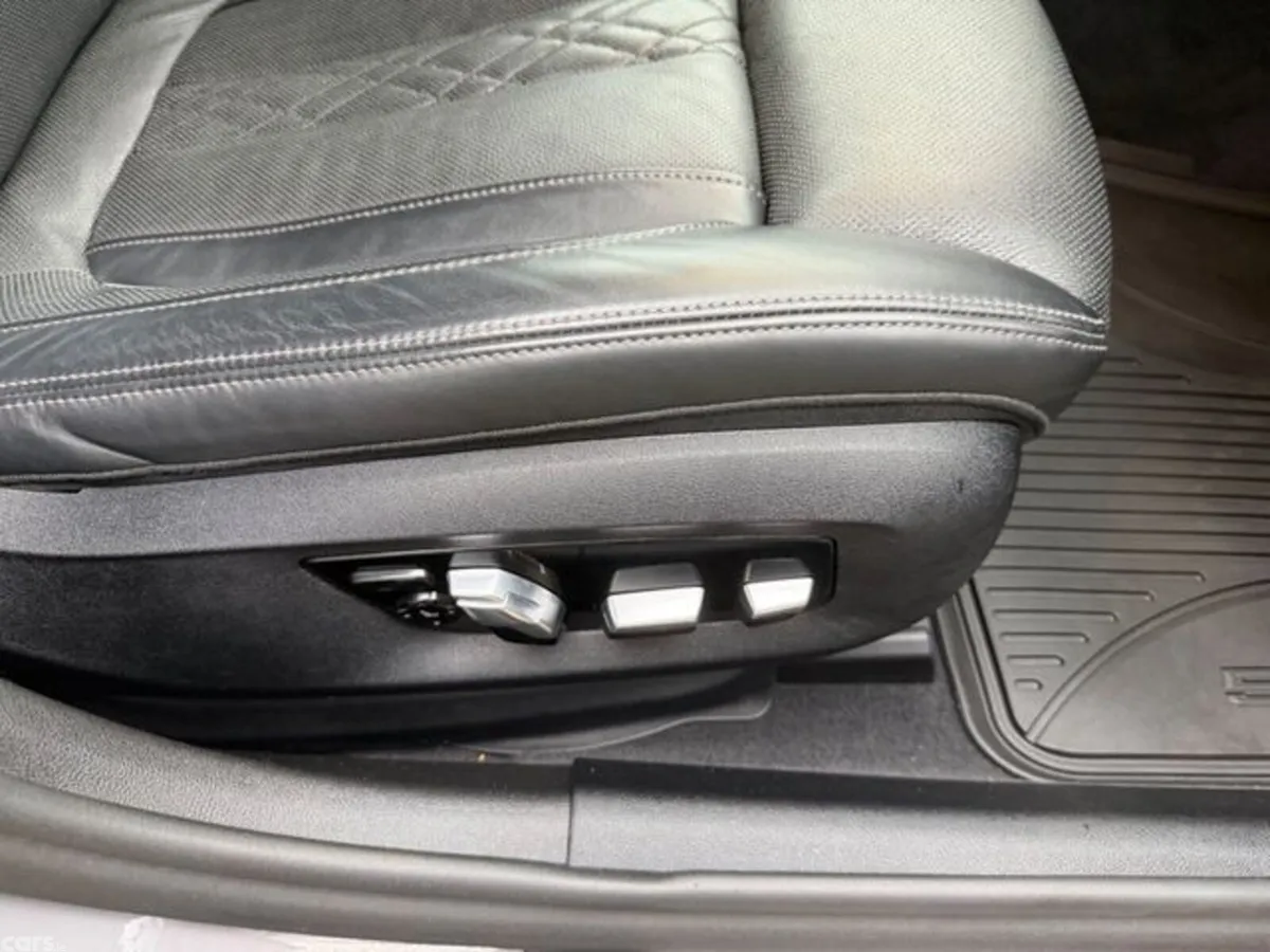 BMW 5-Series Saloon, Petrol Plug-in Hybrid, 2022, Grey