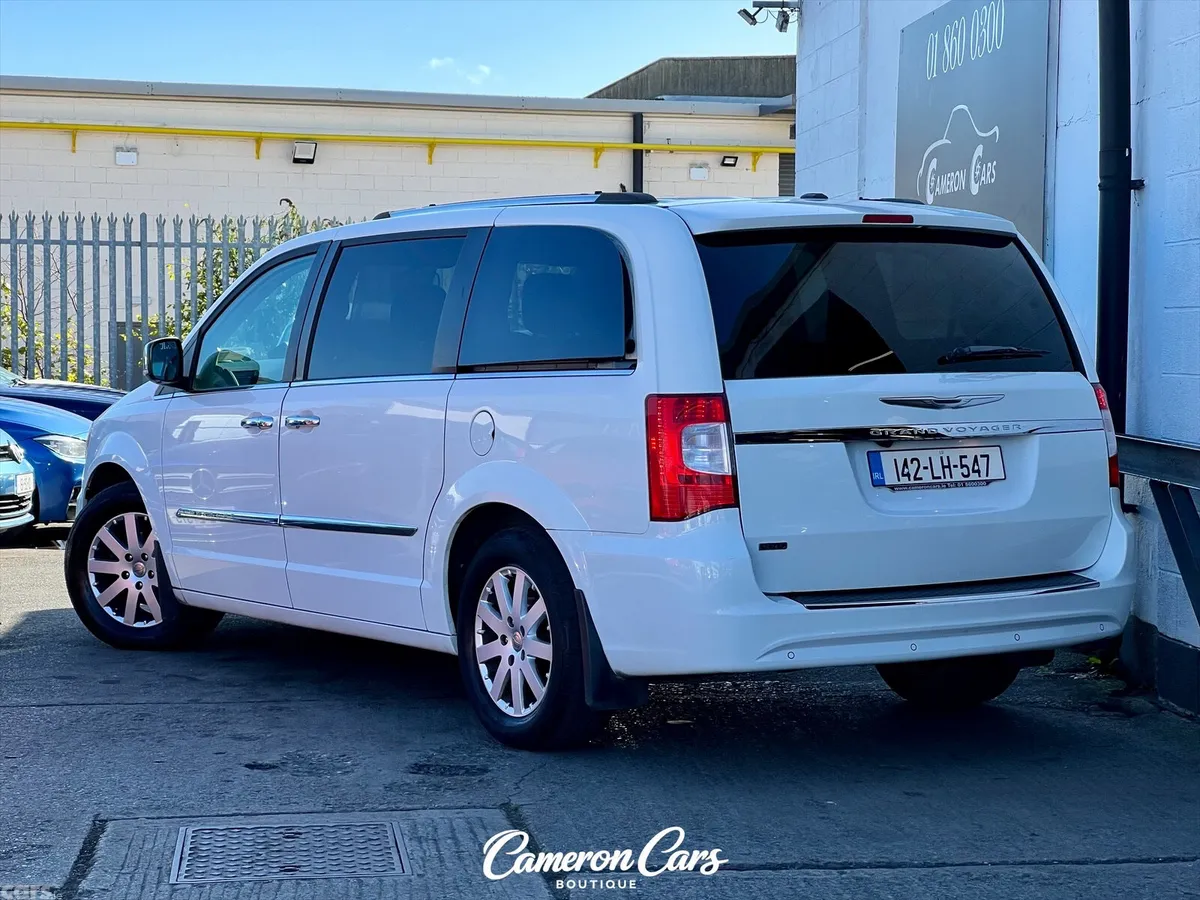 Chrysler Grand Voyager MPV, Diesel, 2014, White