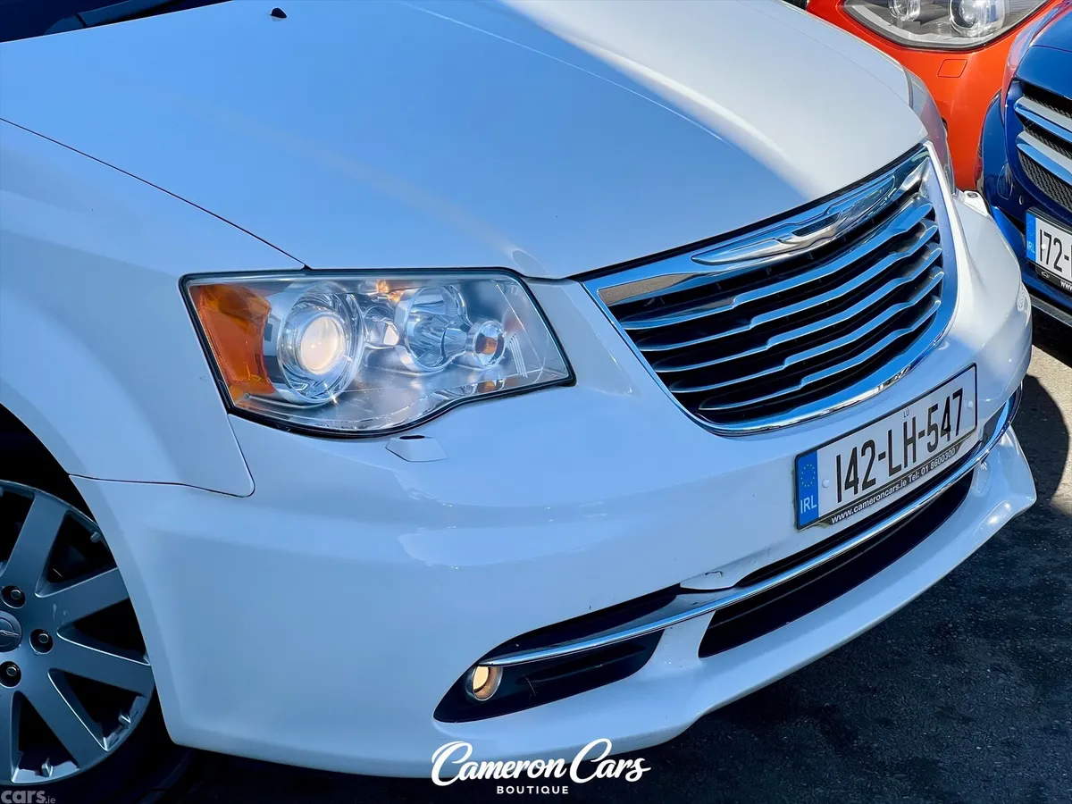 Chrysler Grand Voyager MPV, Diesel, 2014, White