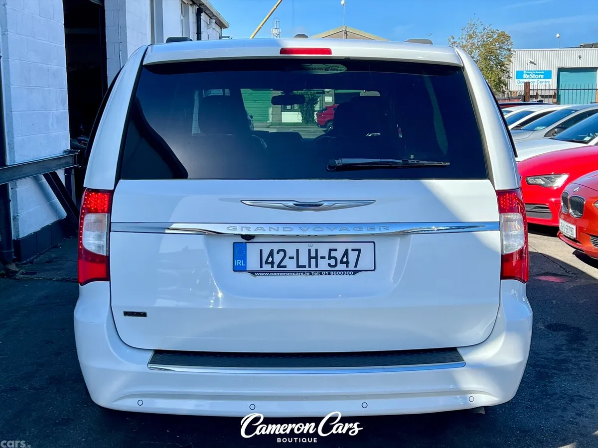 Chrysler Grand Voyager MPV, Diesel, 2014, White