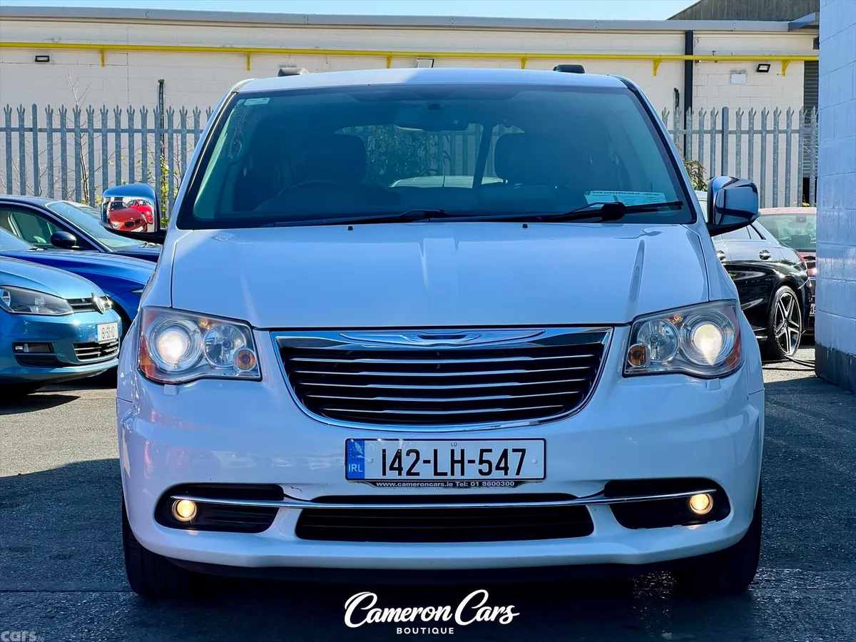 Chrysler Grand Voyager MPV, Diesel, 2014, White